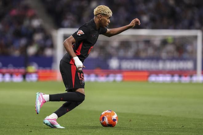 SGA轰46+6+6仍无缘今日最佳！对不起，你碰到杨瀚森队友了