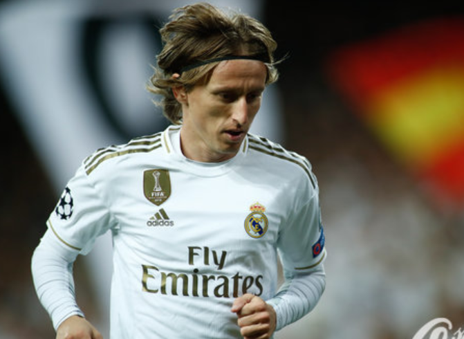 东契奇无视威少直接轰进超远三分