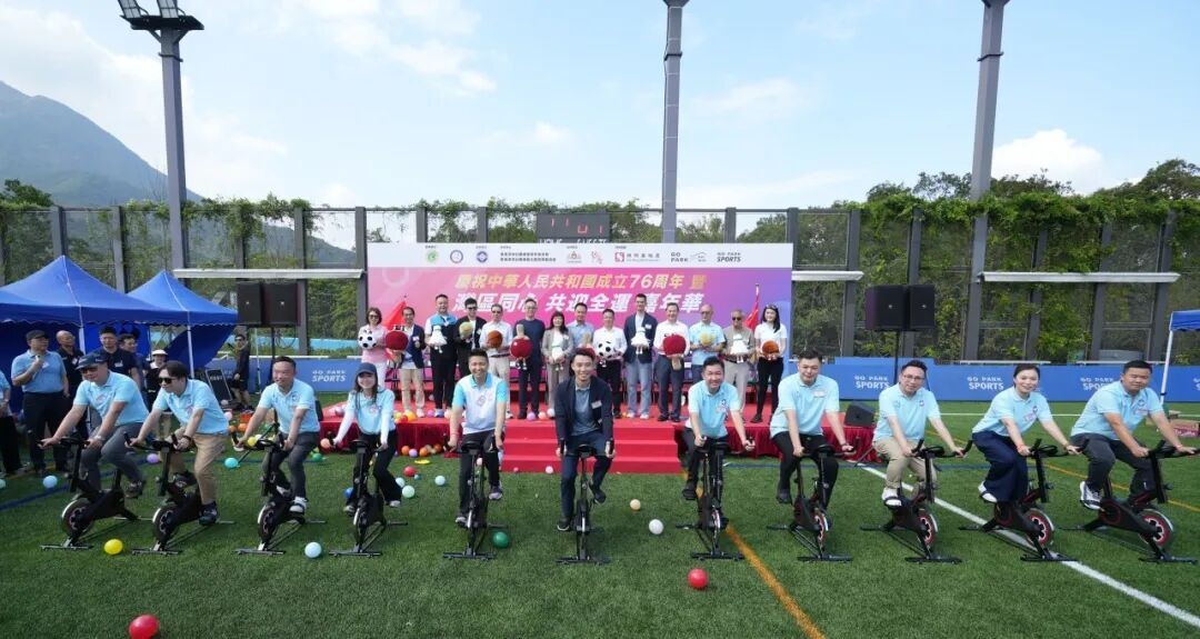 记者：曼联想3000万镑卖掉霍伊伦，在和潜在俱乐部谈判